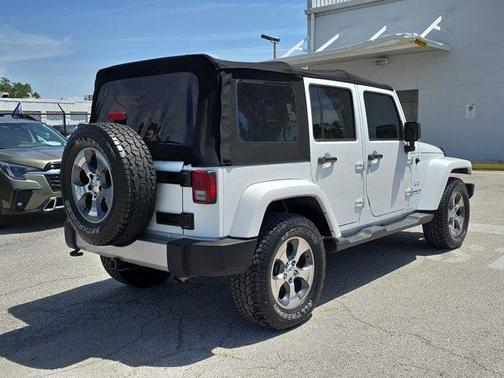 2016 Jeep Wrangler Unlimited Sahara