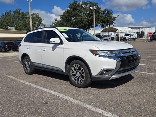 2016 Mitsubishi Outlander SE