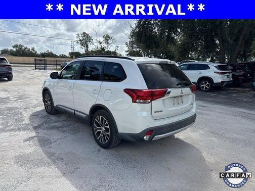 2016 Mitsubishi Outlander SE