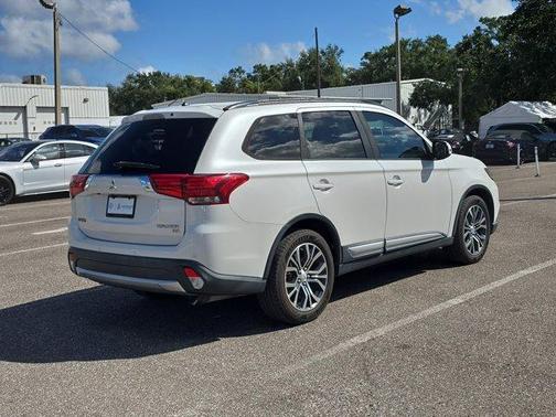 2016 Mitsubishi Outlander SE