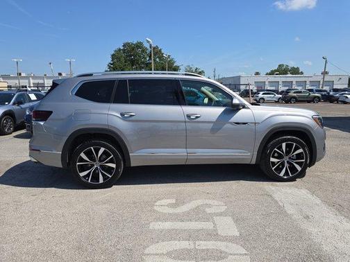 2025 Volkswagen Atlas 2.0T SEL Premium R-Line