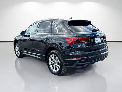 Mythos Black Metallic 2025 Audi Q3 45 S line Premium