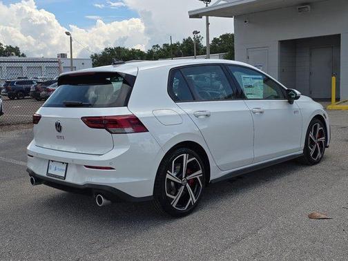 2025 Volkswagen Golf GTI 2.0T SE