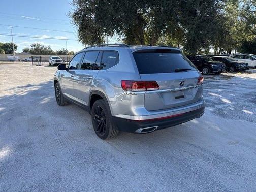 2022 Volkswagen Atlas 2.0T SE w/Technology