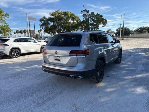 2022 Volkswagen Atlas 2.0T SE w/Technology