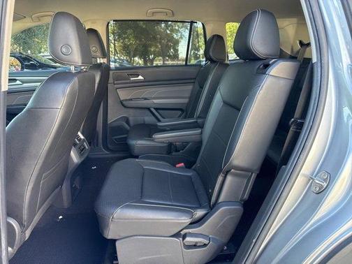 2022 Volkswagen Atlas 2.0T SE w/Technology