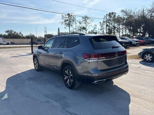 2024 Volkswagen Atlas 2.0T SE