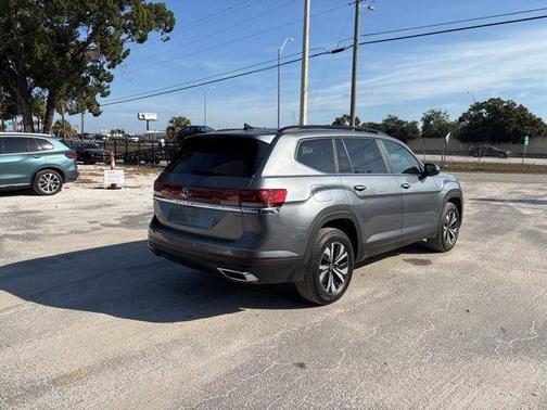 2024 Volkswagen Atlas 2.0T SE