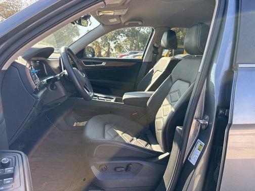 2024 Volkswagen Atlas 2.0T SE