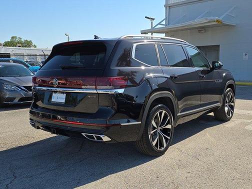 2025 Volkswagen Atlas 2.0T SEL Premium R-Line