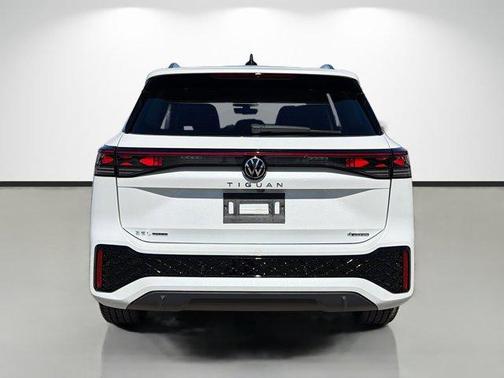 Opal White Pearl 2026 Volkswagen Tiguan 2.0T SEL R-Line Turbo