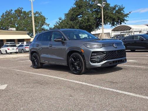2025 Volkswagen Tiguan 2.0T SE