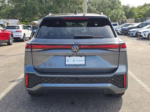2025 Volkswagen Tiguan 2.0T SE