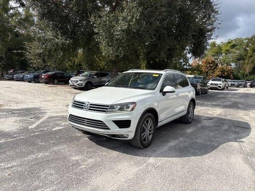 2016 Volkswagen Touareg Lux