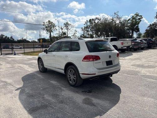 2016 Volkswagen Touareg Lux