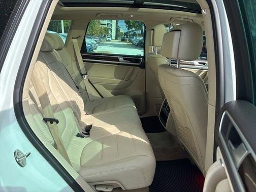 2016 Volkswagen Touareg Lux