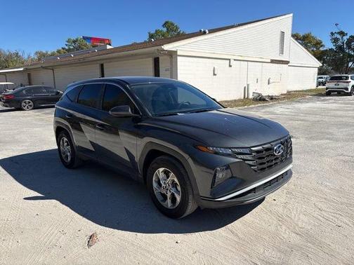 2022 Hyundai TUCSON SE