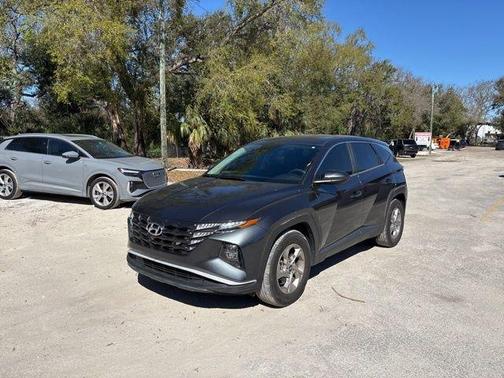 2022 Hyundai TUCSON SE