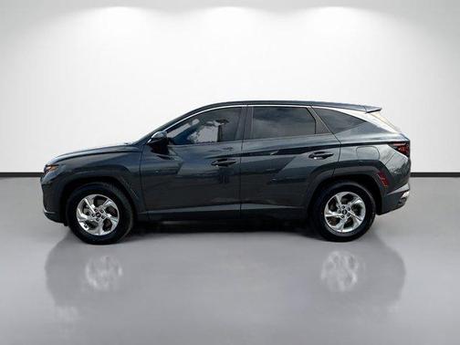 2022 Hyundai TUCSON SE