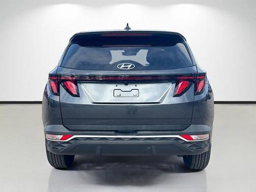 2022 Hyundai TUCSON SE