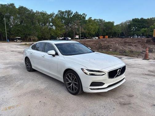 2018 Volvo S90 T5 Momentum