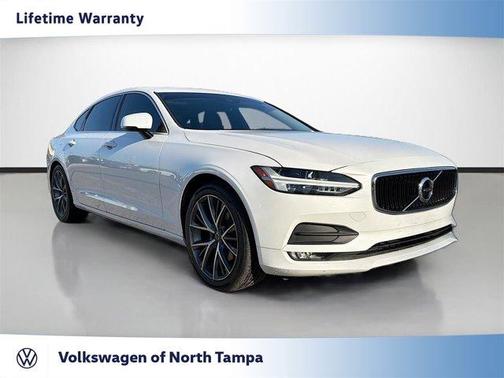2018 Volvo S90 T5 Momentum