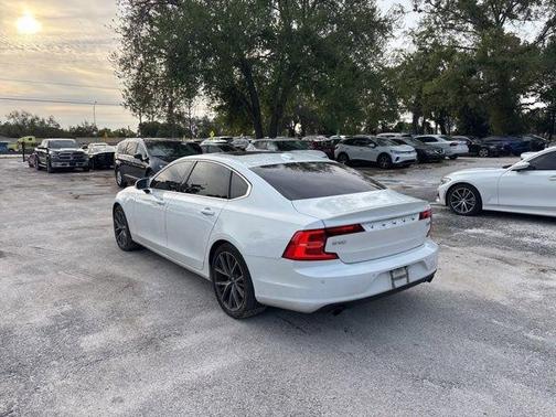 2018 Volvo S90 T5 Momentum