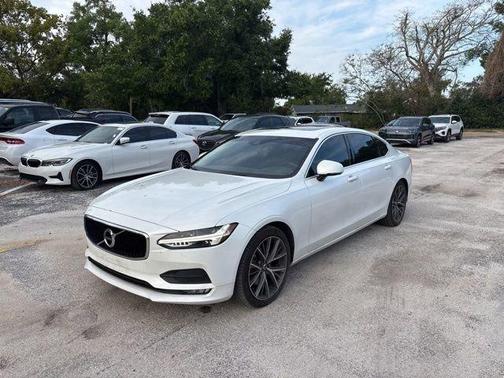 2018 Volvo S90 T5 Momentum