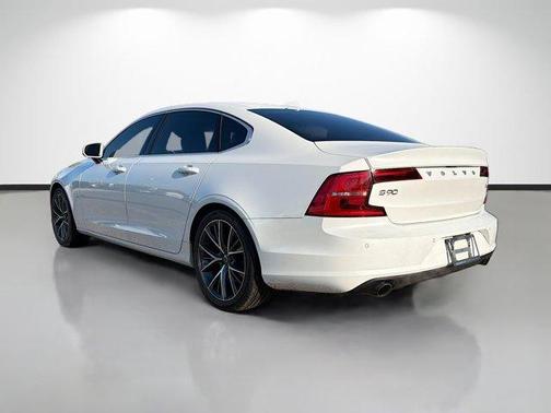 2018 Volvo S90 T5 Momentum