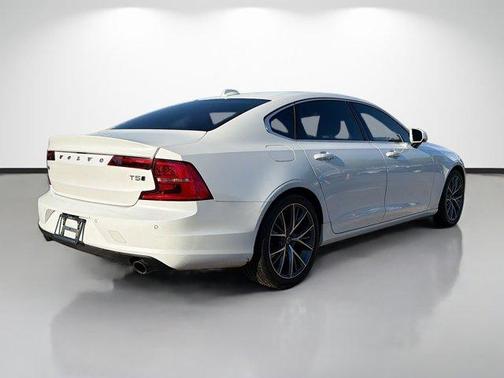 2018 Volvo S90 T5 Momentum