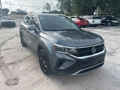 Platinum Gray Metallic 2023 Volkswagen Taos 1.5T SE