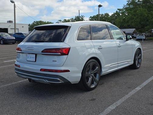 2021 Audi Q7 55 Prestige