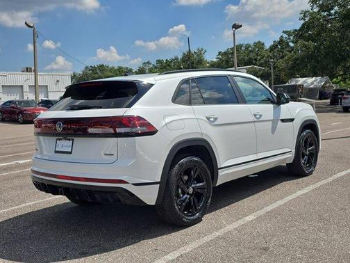 2026 Volkswagen Atlas Cross Sport 2.0T SEL R-Line Black