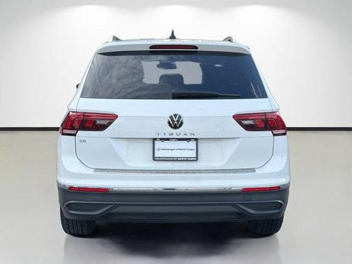 Pure White 2024 Volkswagen Tiguan 2.0T SE