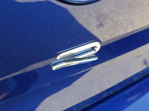 Lapiz Blue Metallic 2026 Volkswagen Golf R 2.0T