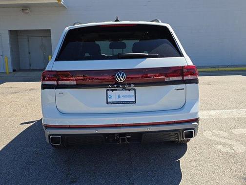 2025 Volkswagen Atlas 2.0T Peak Edition