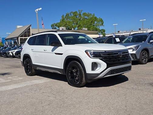 2025 Volkswagen Atlas 2.0T Peak Edition