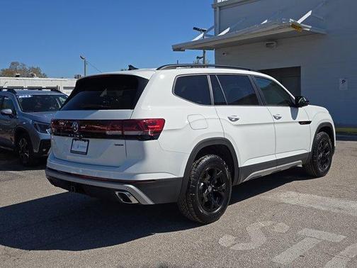 2025 Volkswagen Atlas 2.0T Peak Edition