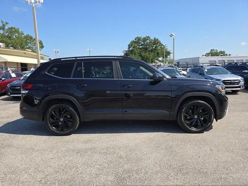 2023 Volkswagen Atlas 3.6L SE w/Technology