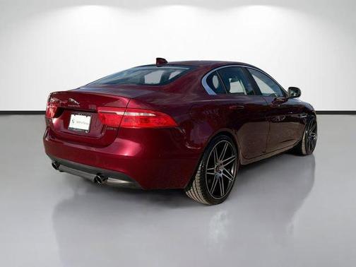 2017 Jaguar XE 25t