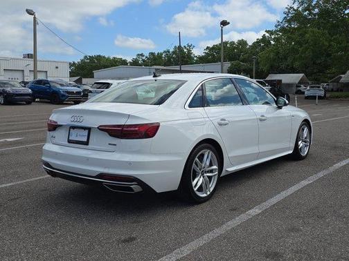 2022 Audi A4 45 S line Premium Plus