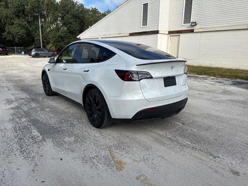 2024 Tesla Model Y Performance