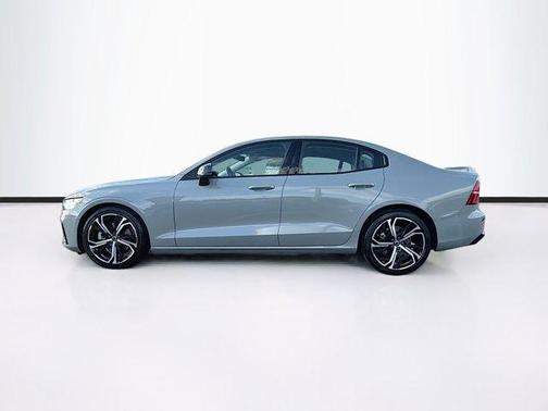 2024 Volvo S60 B5 Core Dark Theme