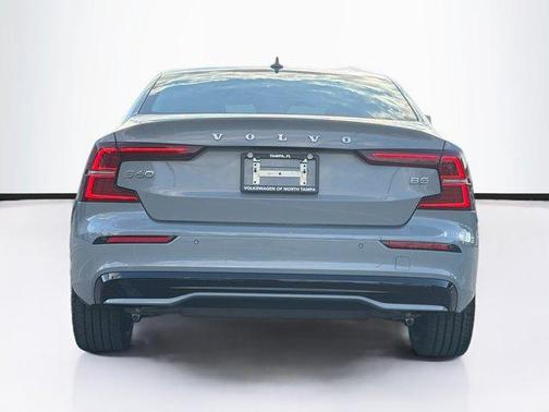 2024 Volvo S60 B5 Core Dark Theme