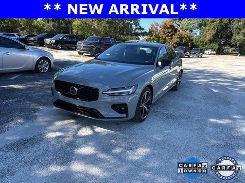 2024 Volvo S60 B5 Core Dark Theme