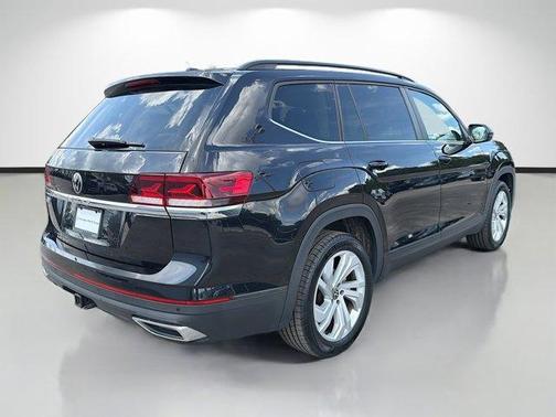 Deep Black Pearl Effect 2023 Volkswagen Atlas 3.6L SE w/Technology