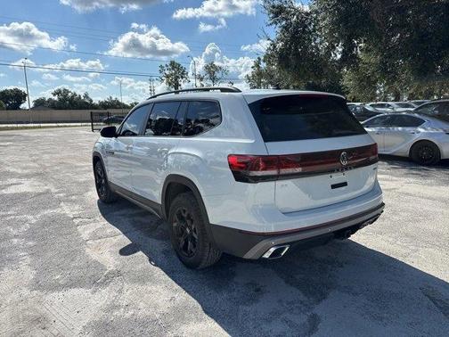 2024 Volkswagen Atlas 2.0T Peak Edition SE w/Technology