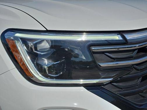 2024 Volkswagen Atlas 2.0T Peak Edition SE w/Technology