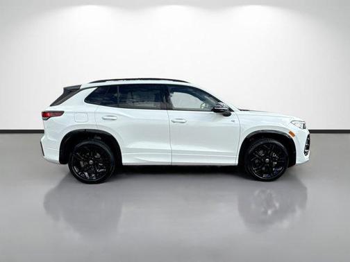 Opal White Pearl 2026 Volkswagen Tiguan 2.0T SE R-Line Black
