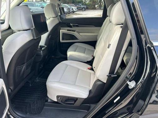 Ebony Black 2023 Kia Telluride S